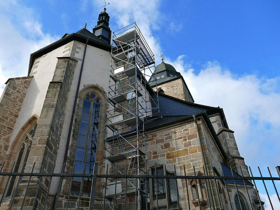 Arbeiten an der neuen Heizungs- und Lüftungsanlage, sowie der Elektronik in St. Crescentius (Foto: Karl-Franz Thiede)